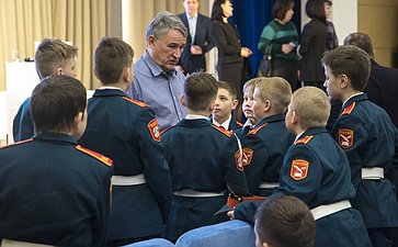 Юрий Воробьев встретился с воспитанниками центра «Корабелы Прионежья»
