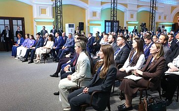 Встреча Председателя СФ Валентины Матвиенко и Председателя Совета Республики Национального собрания Республики Беларусь Натальи Кочановой с представителями молодежи России и Беларуси