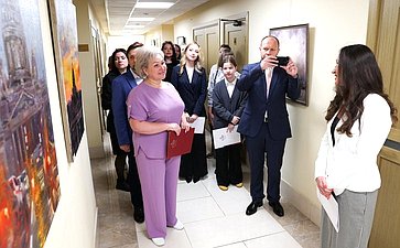 Презентация выставки работ наставников победителей Всероссийского художественного конкурса «Жизнь деленная на граммы»
