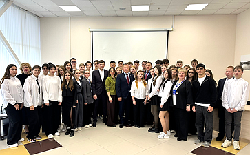 Игорь Мурог принял участие в ярмарке учебных мест «Я выбираю будущее» в Ряжском округе