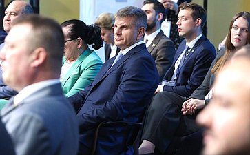 Встреча Председателя СФ Валентины Матвиенко и Председателя Совета Республики Национального собрания Республики Беларусь Натальи Кочановой с представителями молодежи России и Беларуси