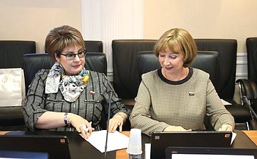 Елена Грешнякова и Римма Галушина