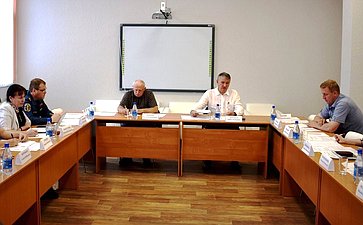 Ю. Воробьев провел совещание в Центре образования, оздоровления детей и развития туризма в Вытегорском районе Вологодской области