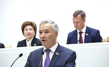 Председатель Тюменской областной Думы Фуат Сайфитдинов