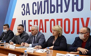 Олег Алексеев в ходе работы в регионе принял участие в совещании, на котором обсуждалась возможность открытия государственных аптек