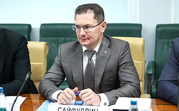 Круглый стол Комитета Совета Федерации по федеративному устройству, региональной политике, МСУ и делам Севера на тему «Актуальные проблемы развития сегмента строительства малоэтажных жилых комплексов»