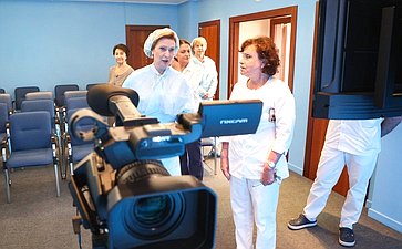 Заместитель Председателя Совета Федерации Инна Святенко посетила отделения ФГБУ «НМИЦ ССХ им. А.Н. Бакулева» Минздрава России