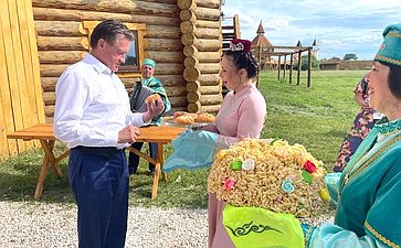 Сергей Рябухин в ходе рабочей поездки в регион принял участие в праздничных мероприятиях XXII федерального Сабантуя в качестве почетного гостя