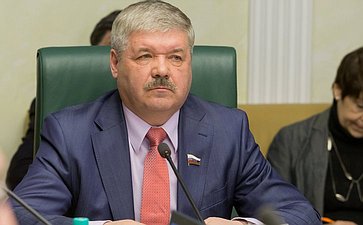 Ю. Неелов провел заседание Комитета Совета Федерации по экономической политике