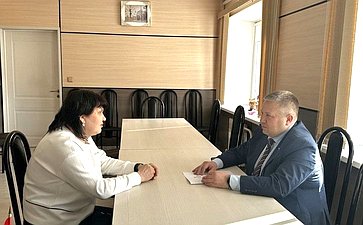 Денис Гусев сенатор провёл встречу с руководителем Нарьян-Марского муниципального унитарного предприятия объединенных котельных и тепловых сетей и посетил испытательную лабораторию