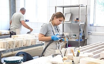 Сенаторы посетили предприятия народных художественных промыслов г. Суздаля