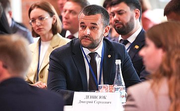 Совместное заседание руководящих органов Палаты молодых законодателей при Совете Федерации и Молодежного совета при Совете Республики Национального собрания Республики Беларусь