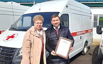Ольга Бас посетила станцию скорой помощи, возводимую в Ровеньках ЛНР