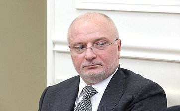 Андрей Клишас