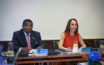 Генеральный секретарь Межпарламентского союза Мартин Чунгонг и Председатель МПС Габриэла Куэвас Баррон
