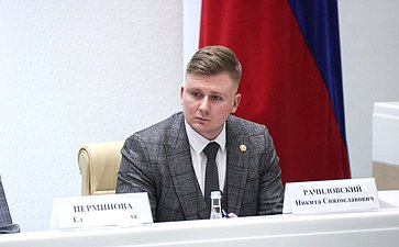 Заседание Палаты молодых законодателей при Совете Федерации
