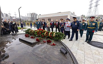 Григорий Карасин вместе с губернатором Сахалинской области Валерием Лимаренко, представителями силовых ведомств и общественности открыли в Южно-Сахалинске сквер «Щит и Меч»