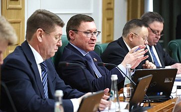 Парламентские слушания на тему «Вопросы повышения эффективности управления многоквартирными домами: основные подходы и предложения»