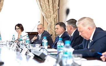 Совещание Комитета СФ по Регламенту и организации парламентской деятельности совместно с Комитетом СФ по конституционному законодательству и государственному строительству