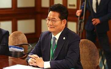 Специальный представитель Президента Республики Корея Сон Ён Гиль