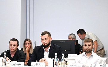 Инна Святенко и Сергей Карякин приняли участие в открытии шахматного клуба и совещании «Вовлечение участников СВО в физическую культуру и спорт»