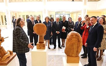 Виктор Кресс представил персональную выставку известного томского скульптора Леонтия Усова