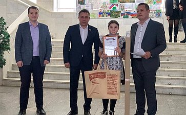 Айрат Гибатдинов вместе с общественной организацией «Победа» организовал конкурс детско-юношеского творчества