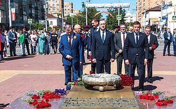 А. Артамонов принял участие в торжественных мероприятиях в честь 75-летия Великой Победы в Калуге