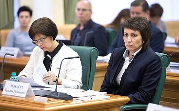 Е. Попова и Т. Лебедева