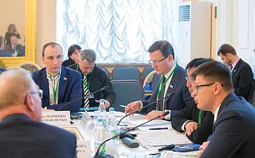 Заседания «круглых столов» в рамках Невского международного экологического конгресса Марченко Азаров