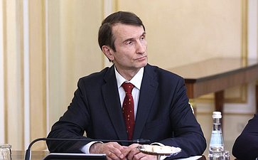 Валентина Матвиенко провела встречу с Генеральным секретарем Центрального комитета Коммунистической партии Вьетнама То Ламом
