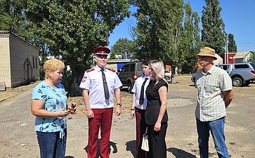 Ольга Бас в ходе поездки в регион ознакомилась с ходом строительства модульного оздоровительного лагеря «Казачок» в поселке Станица Луганская