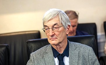 Круглый стол на тему «Решающая роль в Победе над гитлеровской Германией как одна из основ международного статуса России. Против покушений на историческую правду»
