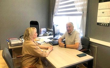 В рамках поездки Михаил Белоусов также провёл рабочие встречи с министром сельского хозяйства региона Алёной Сытовой, министром здравоохранения Мариной Македонской