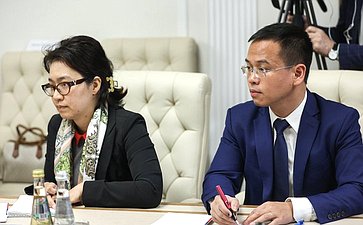 Андрей Денисов провел встречу с Чрезвычайным и Полномочным Послом Социалистической Республики Вьетнам в РФ Данг Минь Кхоем
