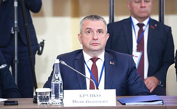 Встреча Председателя СФ Валентины Матвиенко и Председателя Совета Республики Национального собрания Республики Беларусь Натальи Кочановой с руководителями органов государственной власти субъектов Российской Федерации и регионов Республики Беларусь