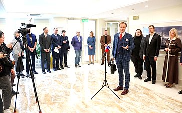 Церемония открытия выставки живописи А. Буртасенкова «Под Русским небом Крыма»