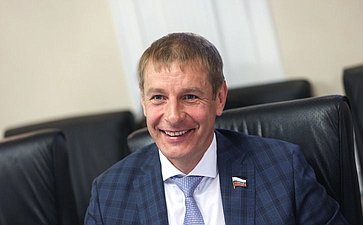 Олег Земцов