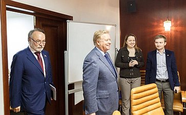 Встреча сенаторов с членами молодежного парламента Северной Осетии -6 Тотоонов и Тягачев
