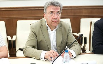 Заседание рабочей группы по рассмотрению проекта ФЗ № 872405–8 «О внесении изменений в статью 10 ФЗ «Об основах государственного регулирования торговой деятельности в Российской Федерации»