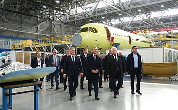 Сенаторы осмотрели цеха Иркутского авиационного завода – Филиала ПАО «Яковлев» и приняли участие в совещании «Перспективы развития гражданской авиации»