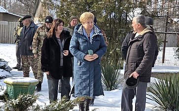 Ольга Бас в ходе поездки в регион встретилась с министром природных ресурсов и экологии ЛНР Евгением Крехтуновым и его коллегами