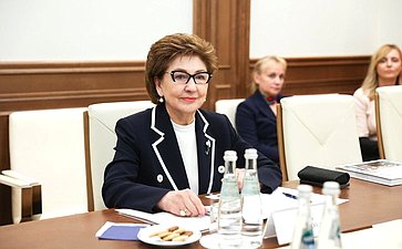 Галина Карелова провела в Совете Федерации встречу с одной из ведущих женщин-предпринимательниц Вьетнама – Ле Хоанг Зиеп Тхао
