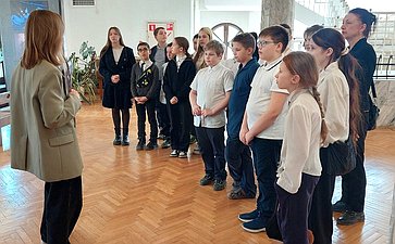 Владимир Нетёсов помог школьникам прикоснуться к театральному искусству