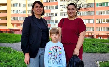 Юлия Лазуткина приняла участие в региональном благотворительном проекте «Подготовь ребенка к школе»
