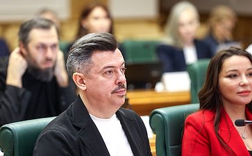 Круглый стол на тему «Интеллектуальная собственность в материальном выражении: мода, промышленный дизайн, архитектура»