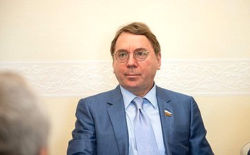 Владимир Кожин