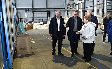 Сенаторы посетили Байкальский текстильный комбинат и ряд производителей продукции из шерсти