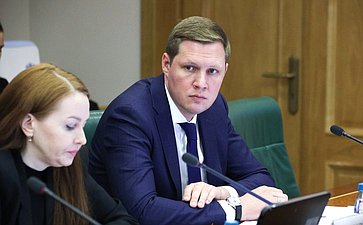 Заседание Комитета Совета Федерации по экономической политике на тему «О ходе подготовки «правительственного часа» по вопросу «О мерах по обеспечению технологического суверенитета РФ» 593-го заседания СФ»