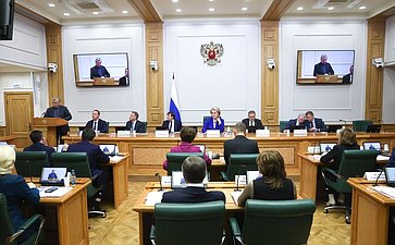 Расширенное заседание Комитета Совета Федерации по науке, образованию и культуре по вопросам обеспечения общеобразовательных организаций учебниками